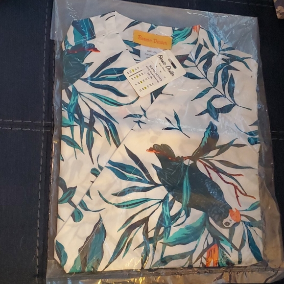 Bernie Dexter Royal Crown Tie Top in Parrot Print - Picture 5 of 15